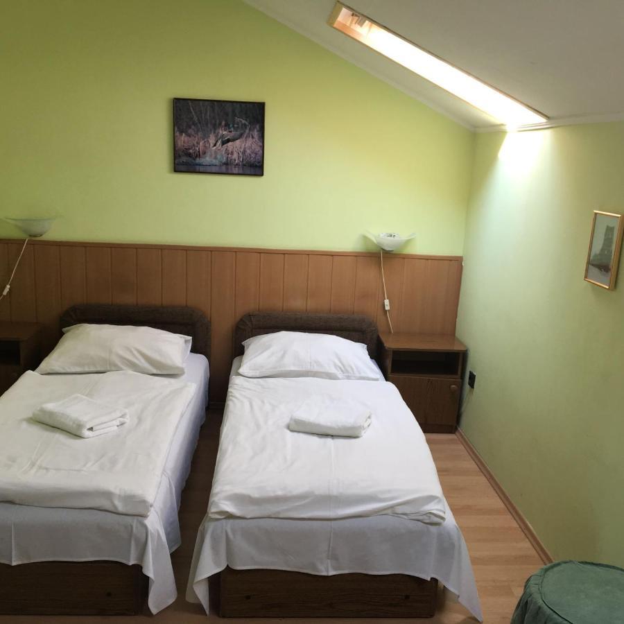 Muskatli Panzio Bed & Breakfast Gyor Ngoại thất bức ảnh