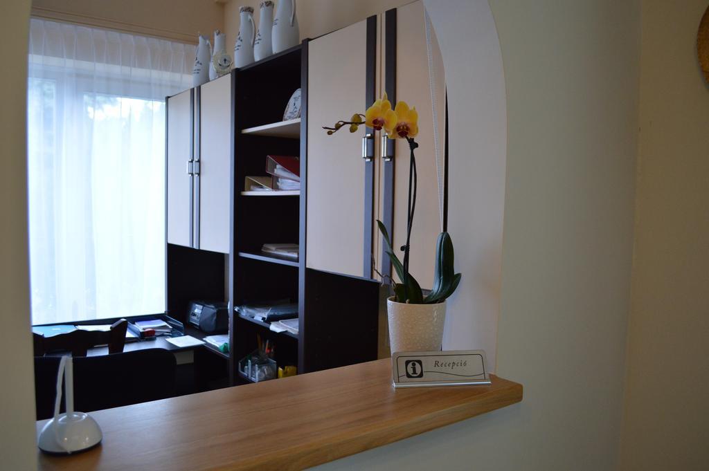 Muskatli Panzio Bed & Breakfast Gyor Ngoại thất bức ảnh