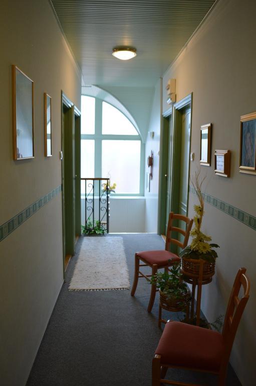 Muskatli Panzio Bed & Breakfast Gyor Ngoại thất bức ảnh