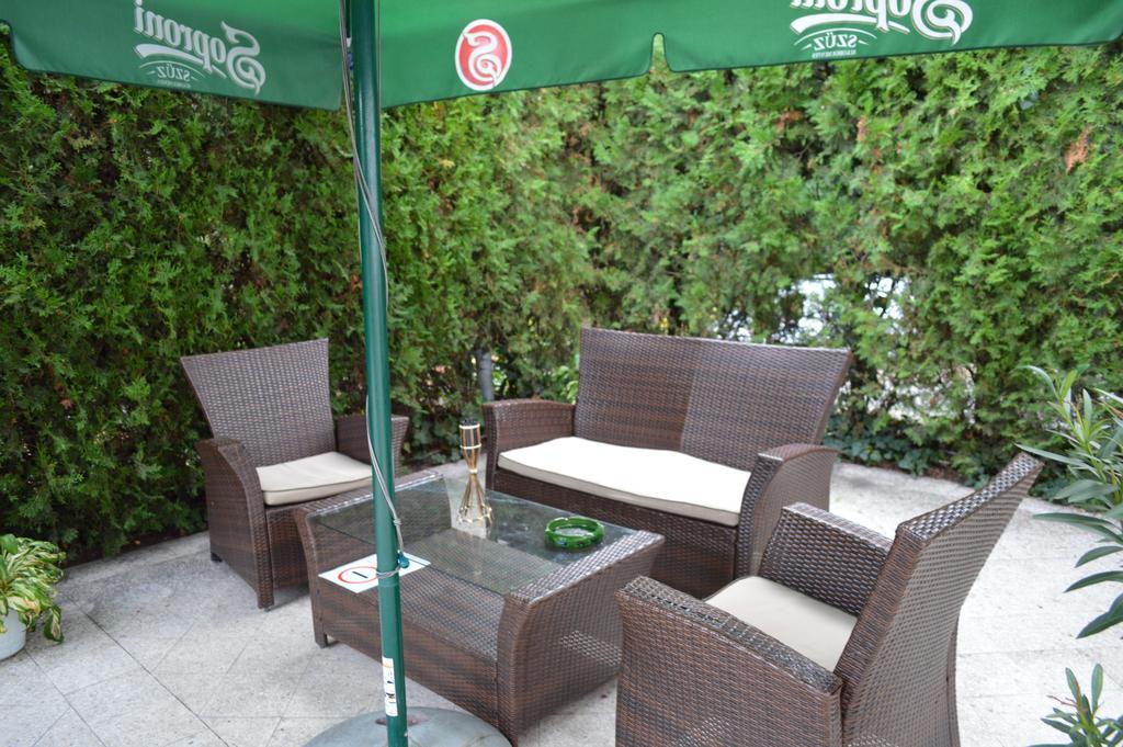 Muskatli Panzio Bed & Breakfast Gyor Ngoại thất bức ảnh