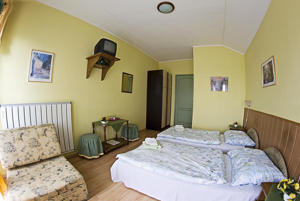 Muskatli Panzio Bed & Breakfast Gyor Phòng bức ảnh