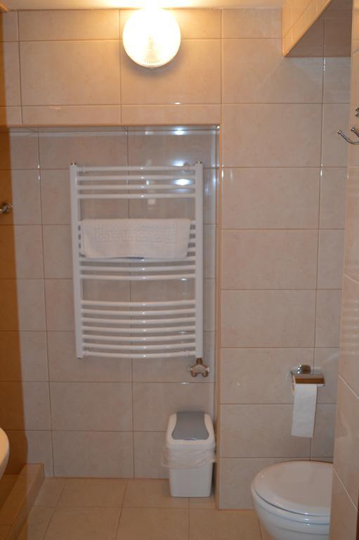 Muskatli Panzio Bed & Breakfast Gyor Phòng bức ảnh