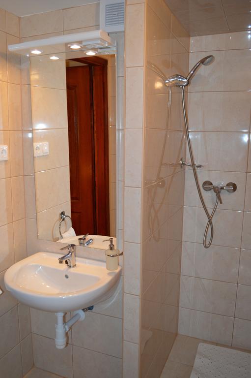 Muskatli Panzio Bed & Breakfast Gyor Phòng bức ảnh