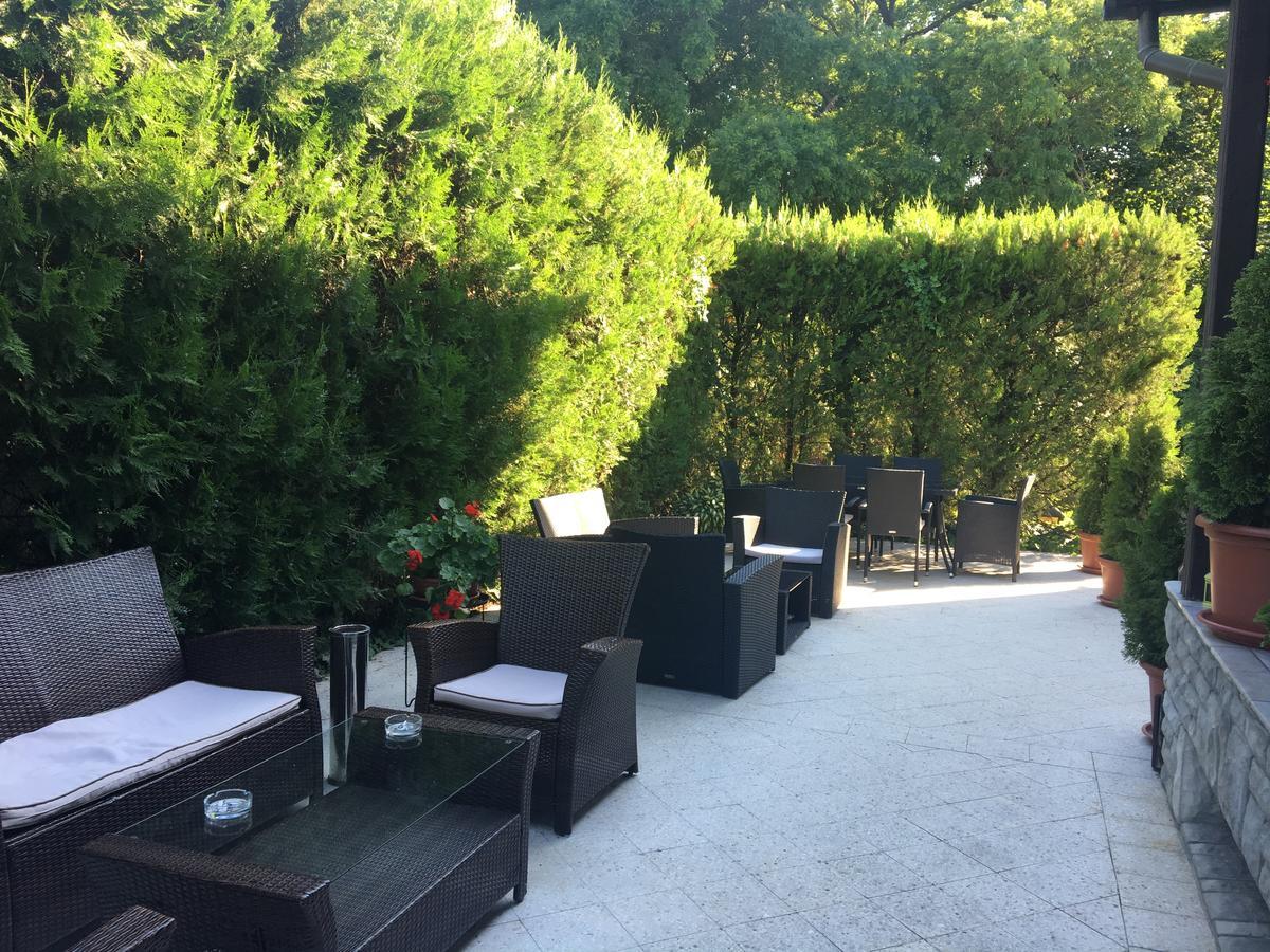 Muskatli Panzio Bed & Breakfast Gyor Ngoại thất bức ảnh