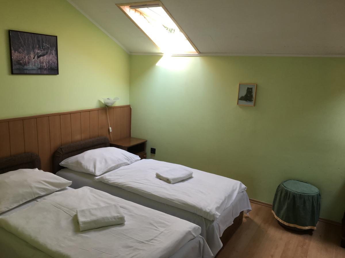 Muskatli Panzio Bed & Breakfast Gyor Ngoại thất bức ảnh