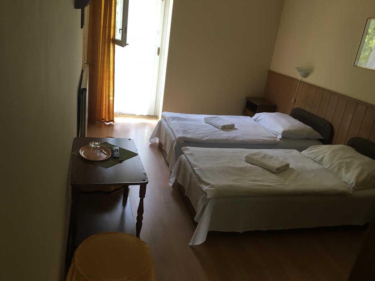 Muskatli Panzio Bed & Breakfast Gyor Ngoại thất bức ảnh
