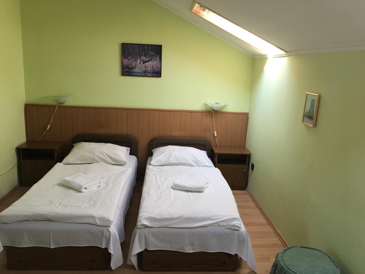 Muskatli Panzio Bed & Breakfast Gyor Ngoại thất bức ảnh